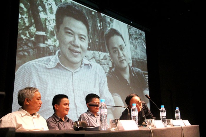 Cuộc tọa đàm xung quanh cuốn tiểu thuyết “Ai và Ky ở xứ sở những con số tàng hình” do hai tác giả GS Ngô Bảo Châu và Nguyễn Phương Văn viết chung được đông đảo các bạn trẻ, những tầng lớp học sinh, sinh viên tham dự.